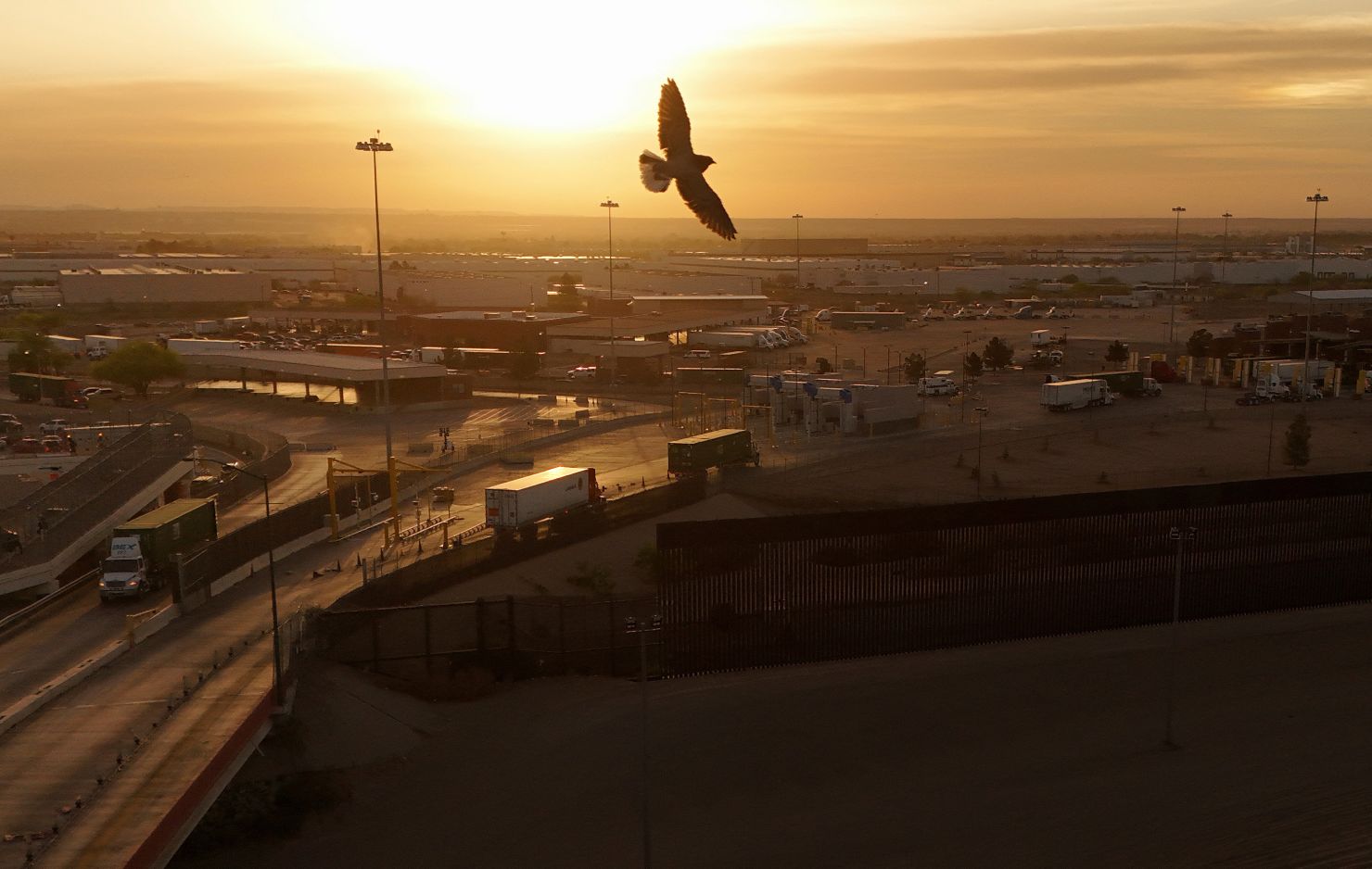 18-28-2025-04-02t165412z-1283517954-rc2ipdagpurq-rtrmadp-3-usa-trump-tariffs-mex.jpg