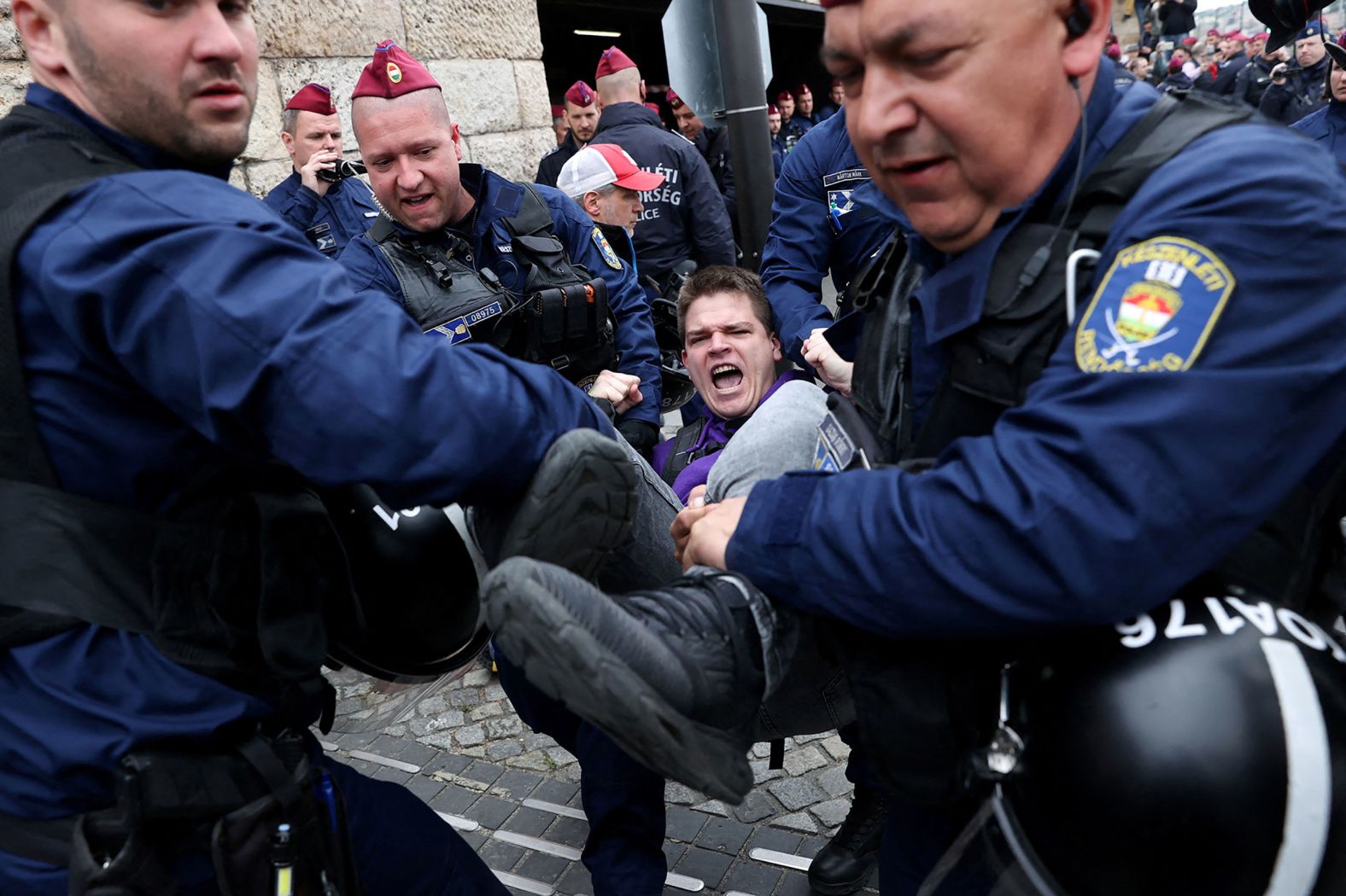 022-22-19-2025-04-14t145753z-38998171-rc2qxdarcuuy-rtrmadp-3-hungary-politics-le.jpg