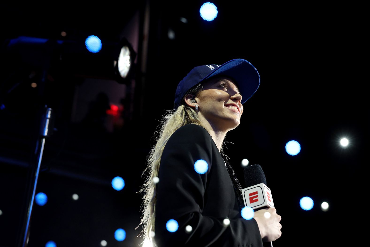 024-24-gettyimages-2210311538.jpg