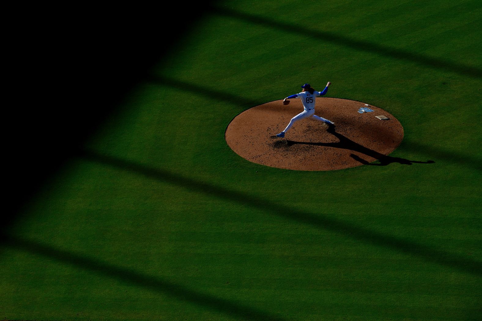 18-018-040-2025-06-16t082526z-1655055930-26465812-rtrmadp-3-baseball-mlb-lad-sf.jpg